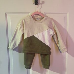 Toddler Sweatshirt and Pants Set 24m